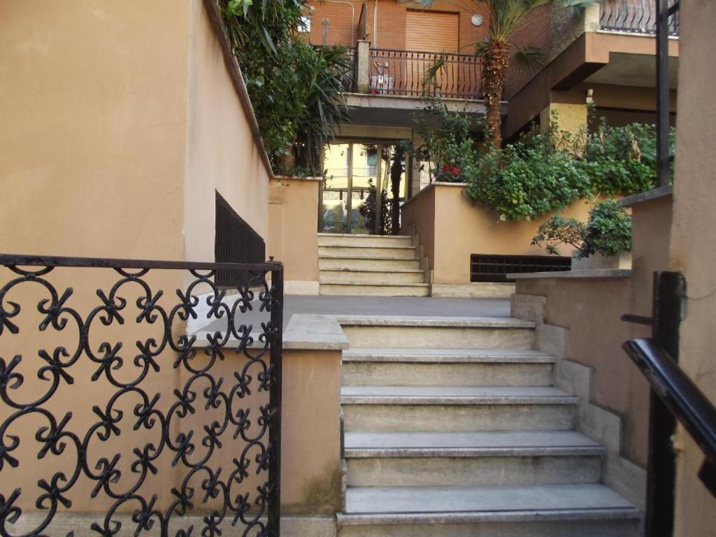 Guest House Domus Gratia Russo Roma Eksteriør bilde